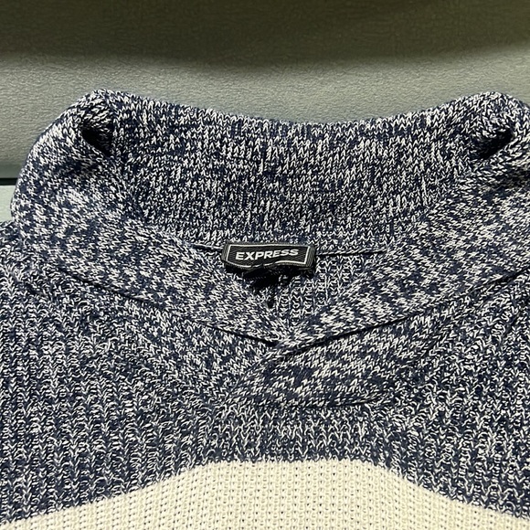 Sweater - Picture 3 of 7